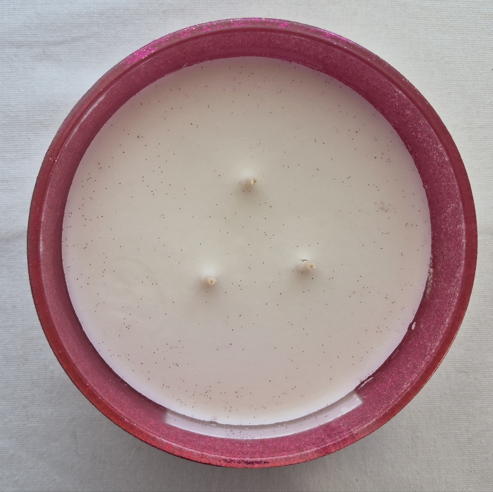 Juicy Couture Laced Orchid Glitter Pink Candle - Picture 4 of 9